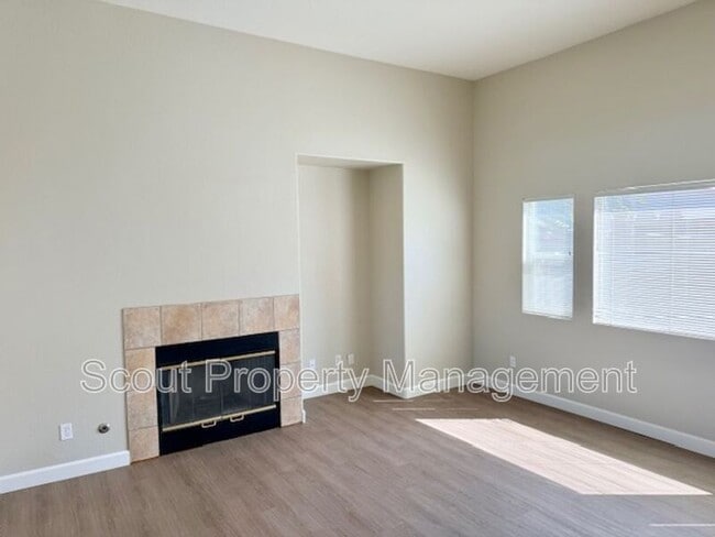 Building Photo - 43174 Teramo St