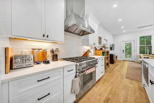 Building Photo - 57 Grampian Way