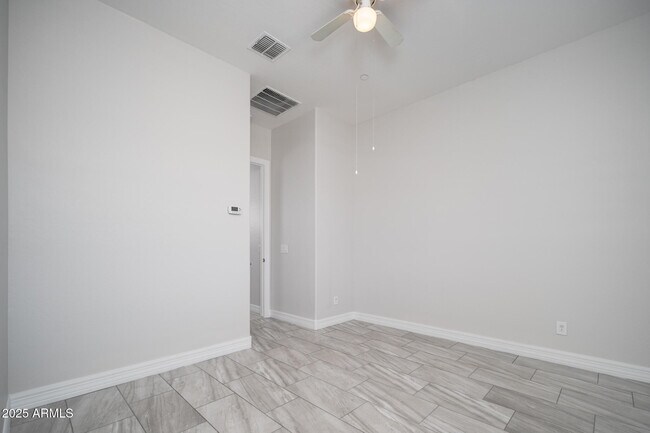 Building Photo - 9752 W Rowel Rd