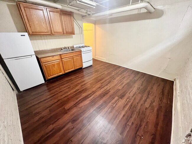 IMG_0827 - Cross Apartments