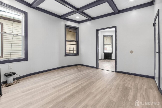 Building Photo - 211 N 13th St