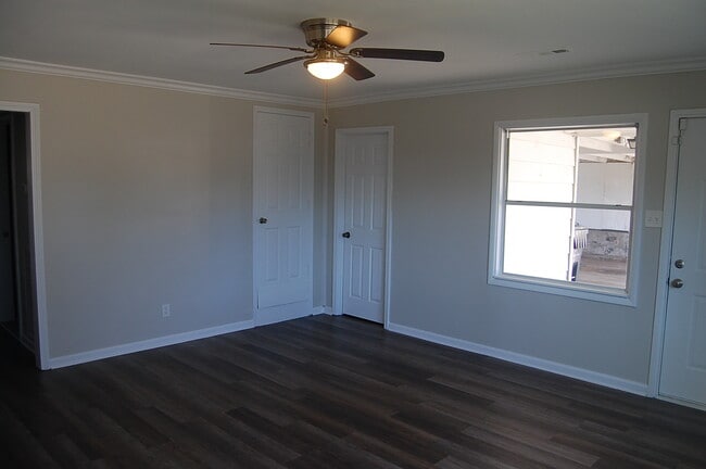 Building Photo - 4401 Nicholas Rd NW