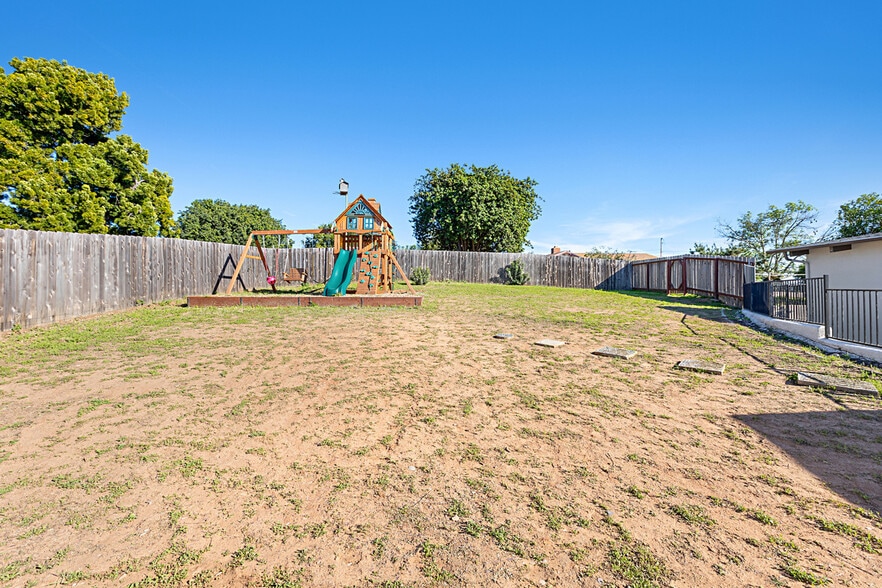 Building Photo - 1720 Via Entrada