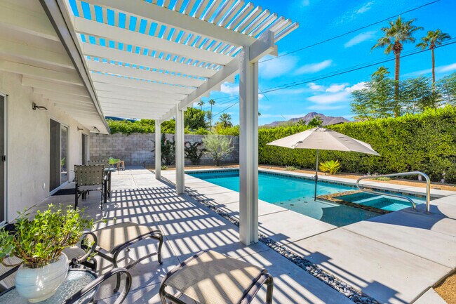 Building Photo - 37535 Melrose Dr