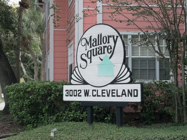Building Photo - Spacious 2BR/2BA third floor South Tampa c...