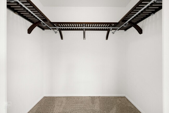 Building Photo - 1353 Longchamps Ct