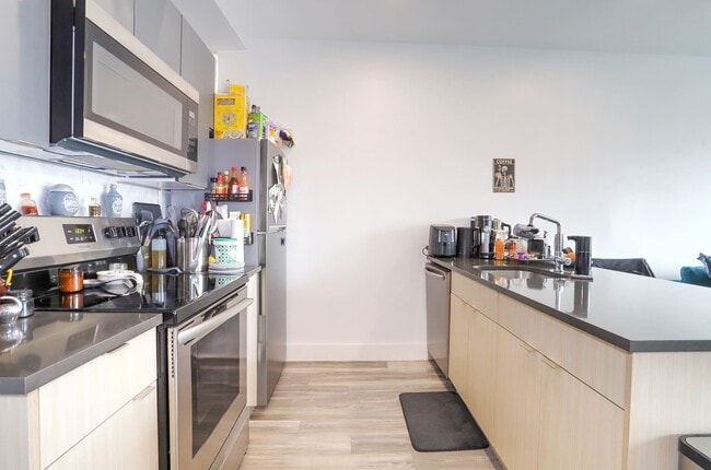 Building Photo - 327 Communipaw Ave