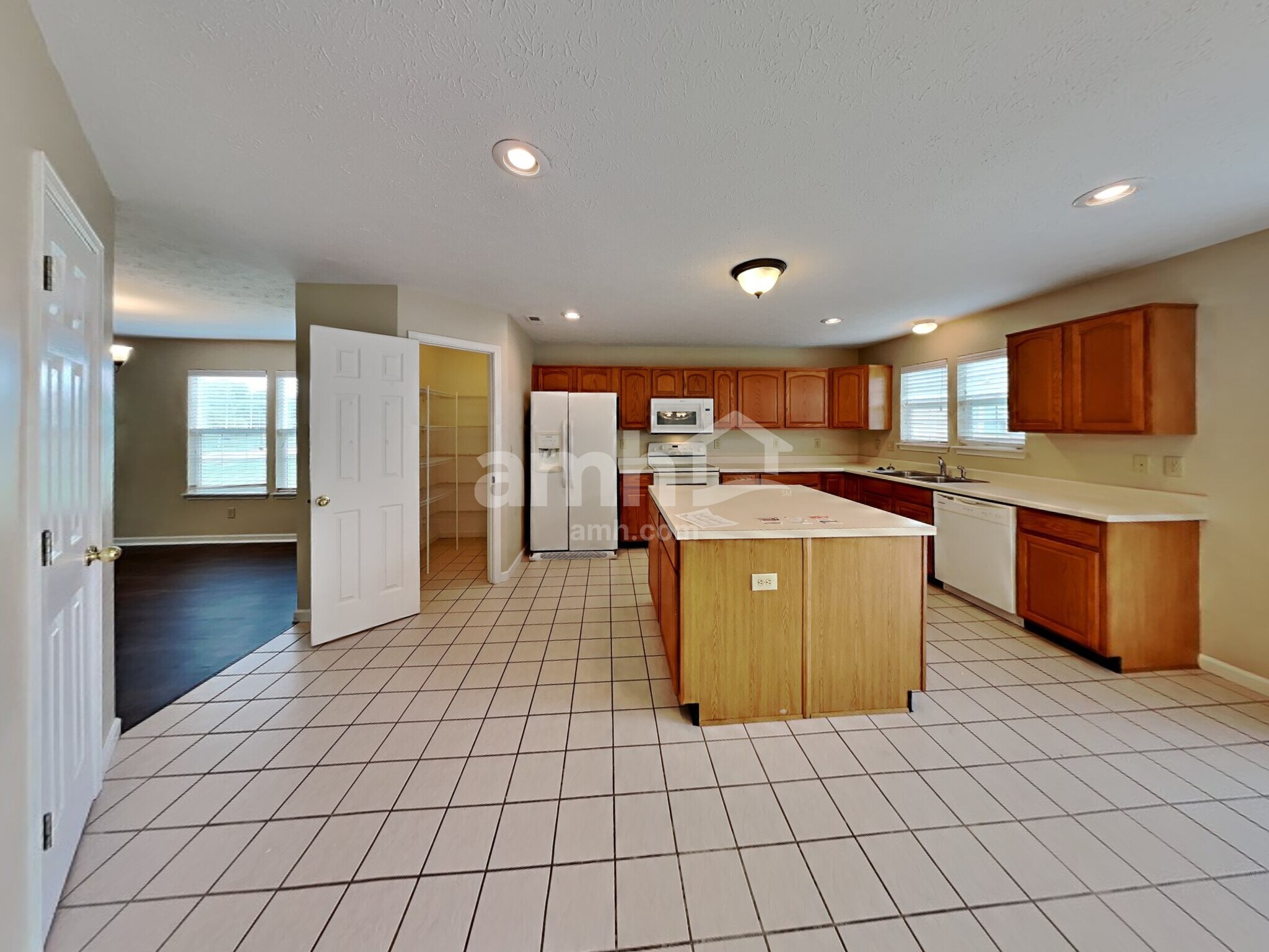 Building Photo - 529 Austrian Way