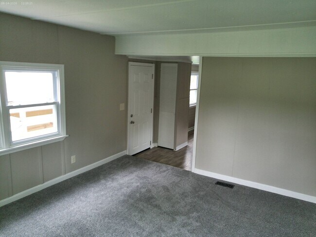 Building Photo - 2237 New Holland Pike