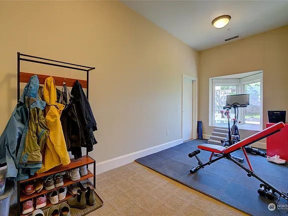 Building Photo - "Spacious 2-Bed, 3-Bath Sanctuary in Tacoma's Heart – 3,243 Sq Ft of Luxury Living!"
