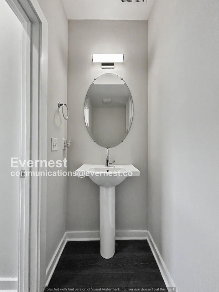 Building Photo - 205 Jeffries Wy