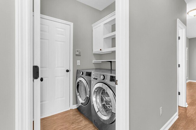 Building Photo - Coastal Convenience in the Heart of Mount Pleasant
