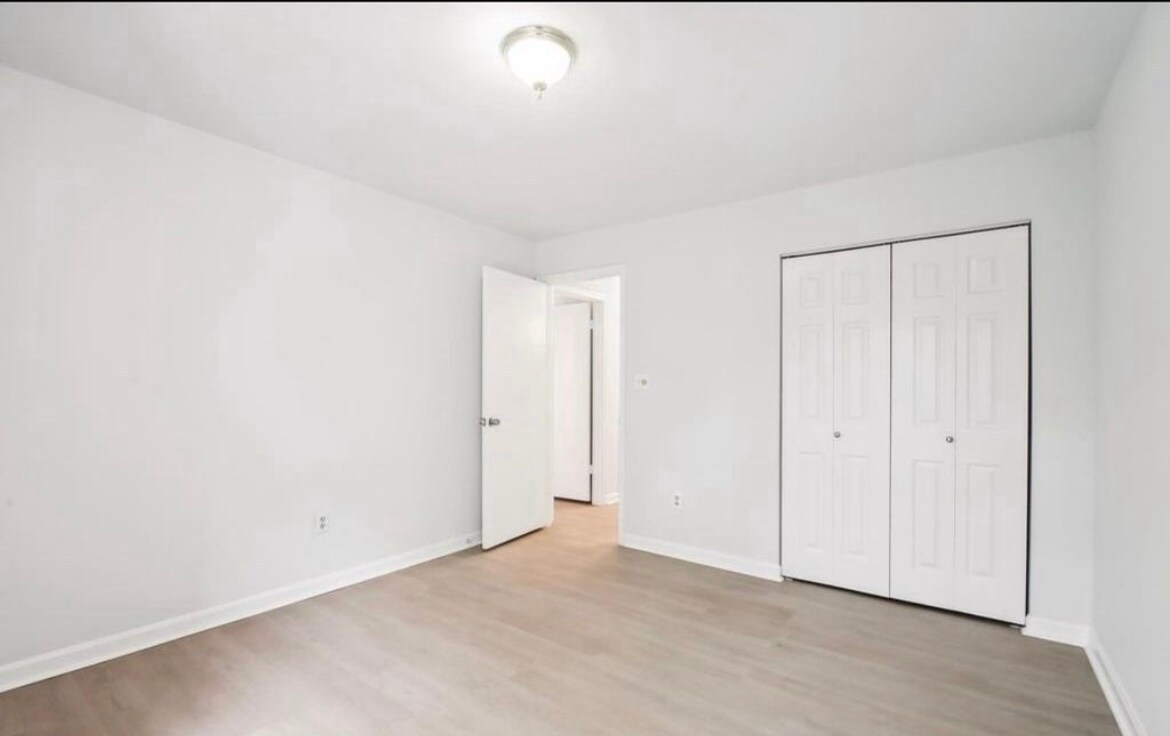 Building Photo - 116 Water Fountain Way