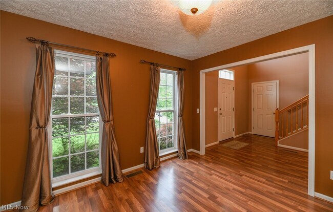 Building Photo - 200 Weatherstone Ct