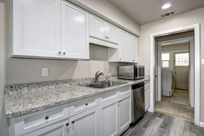 Building Photo - 5400-5402 Folsom Blvd