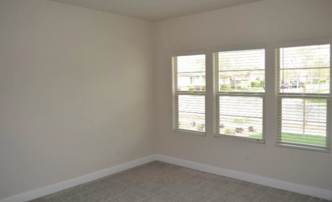 Building Photo - 3715 Bonifacio Way