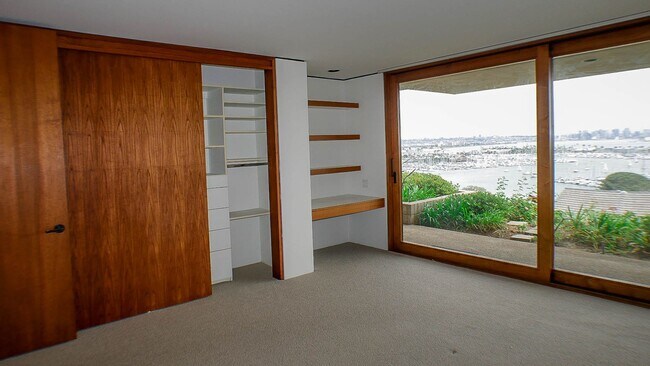 Building Photo - La Playa living with stunning city, ocean ...