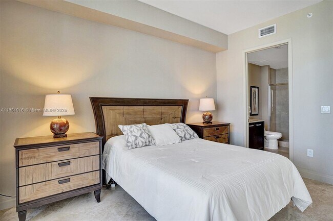 Building Photo - 18101 Collins Ave