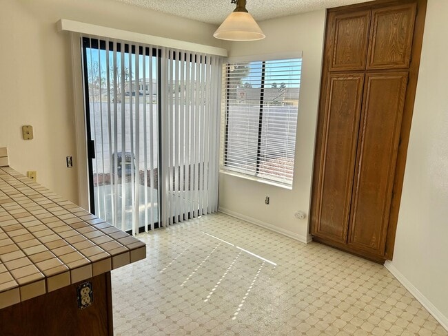 Building Photo - Freshly Painted 2BD/2BA 2 Car Garage with large Backyard