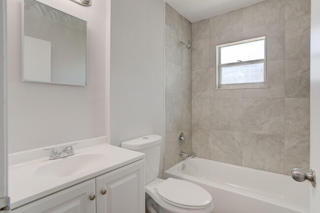 Building Photo - 6610 Jupiter Gardens Blvd