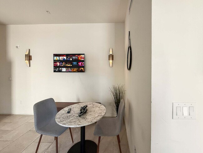 Building Photo - 309-11 South St