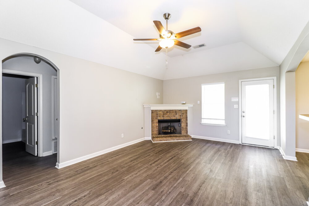 Building Photo - 1481 Lawson Dr