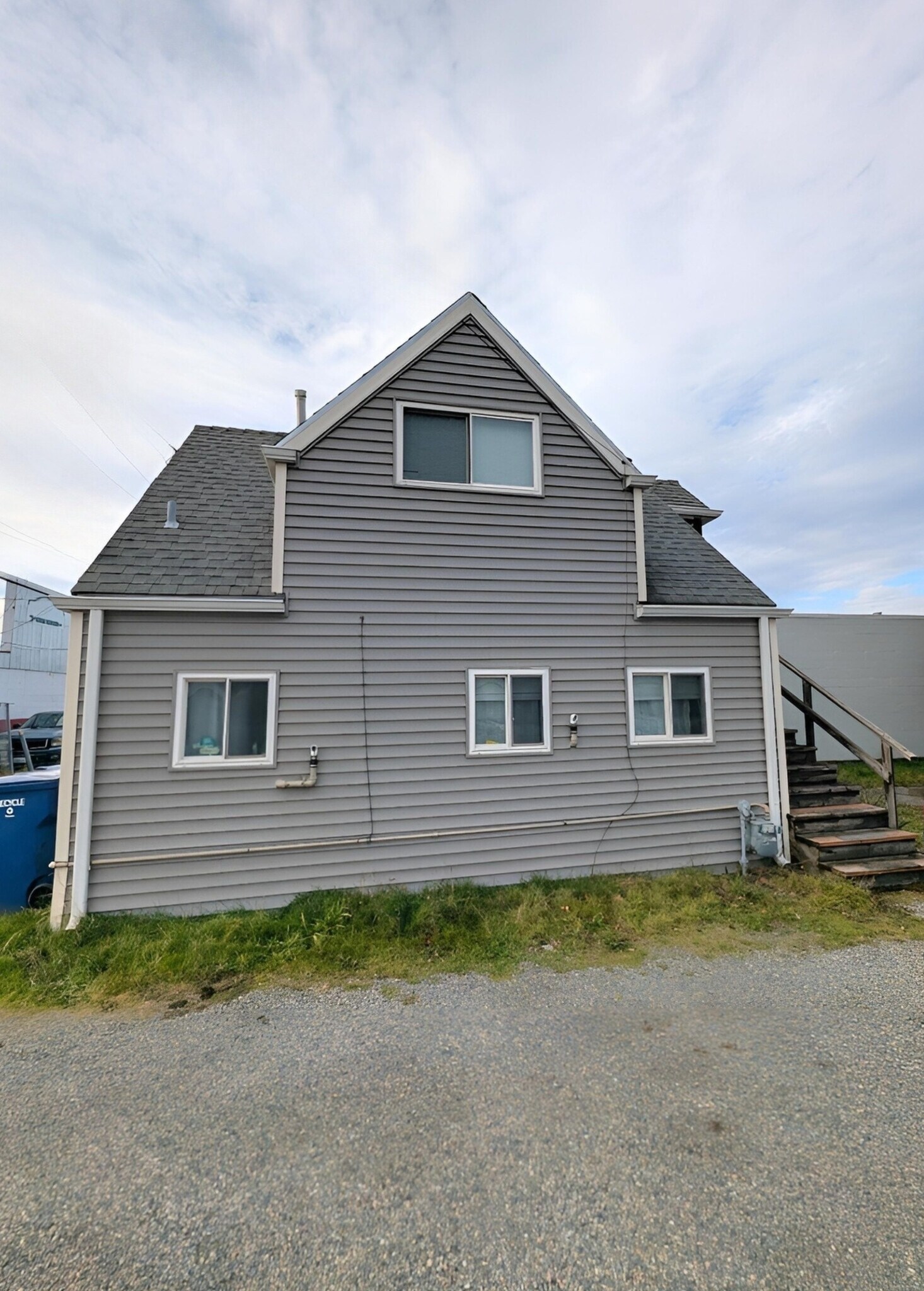 Building Photo - 306 2nd St NE