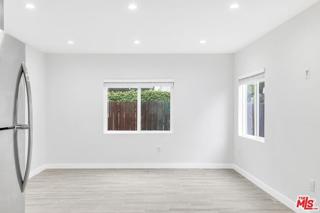 Building Photo - 40 Rose Ave