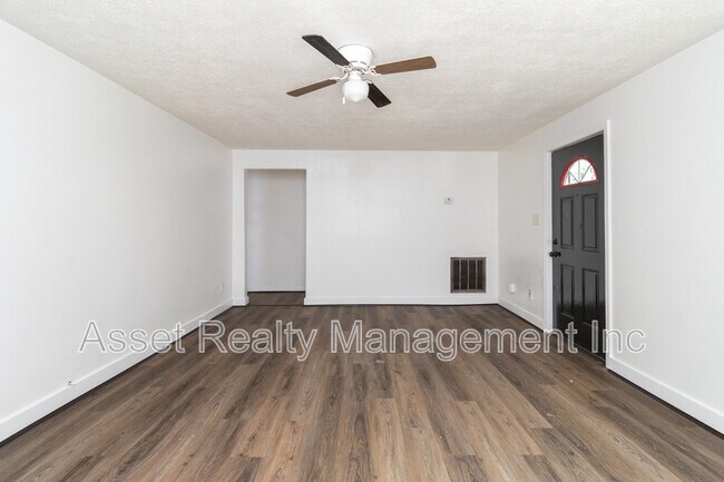 Building Photo - 3928 Porter Ave