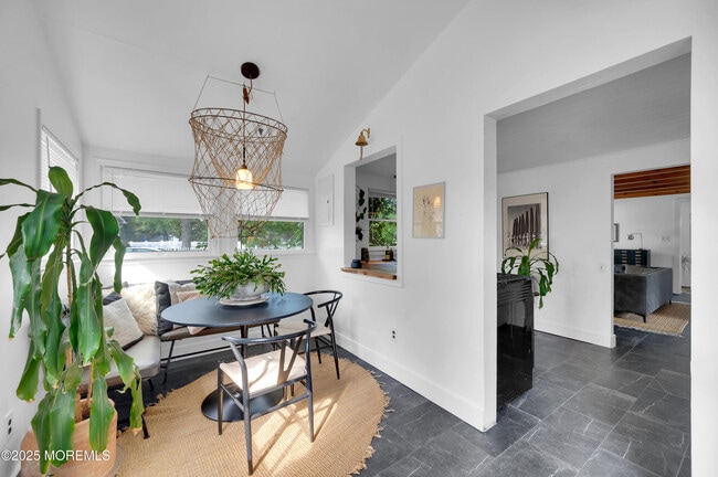 Building Photo - 638 Parkside Ave