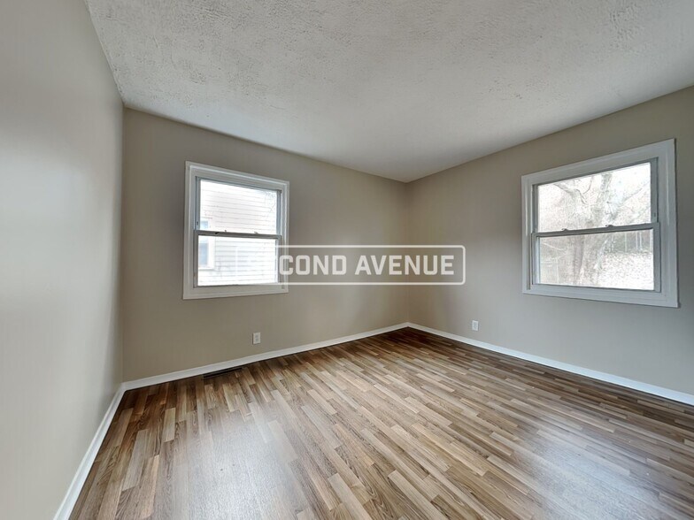 Building Photo - 1722 Monterey Ct