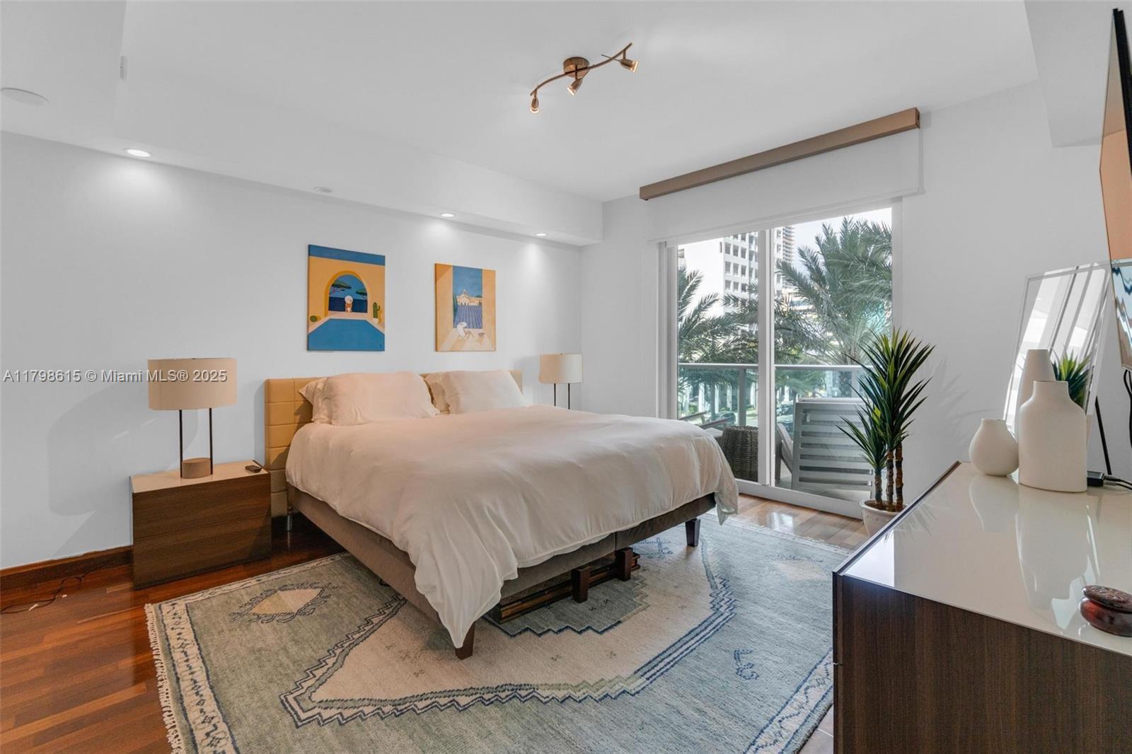 Building Photo - 1331 Brickell Bay Dr
