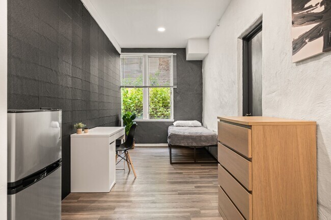 Building Photo - 832 Hilgard Ave