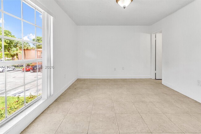 Building Photo - 7201 Miami Lakes Dr