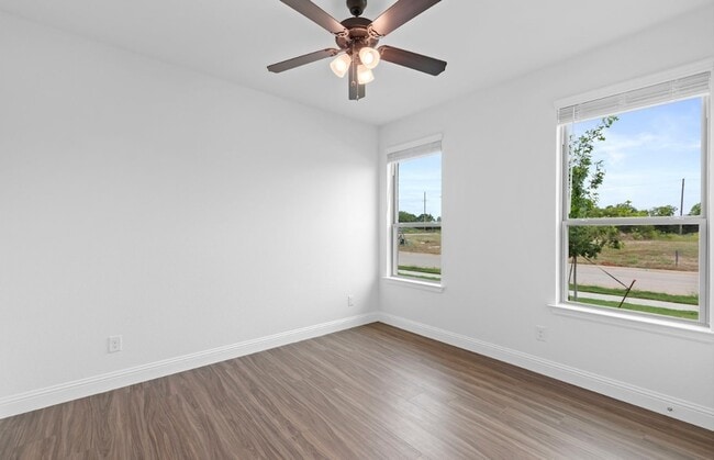 Building Photo - 2405 Peebles Ln