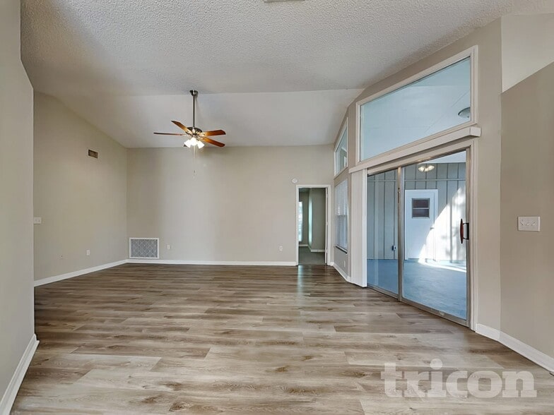 Building Photo - 914 Whisper Lake Dr