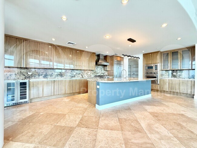 Building Photo - 140 E Rio Salado Pkwy