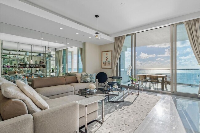 Primary Photo - 17901 Collins Ave