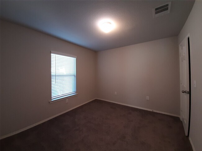 Building Photo - 221 Stalwart Hl Trl