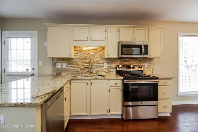 Building Photo - 6005 Delilah Ct