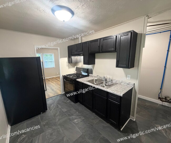 Building Photo - 260 Van Buren St