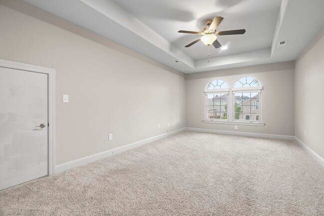Building Photo - 9060 Abingdon Dr