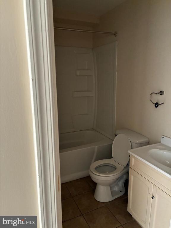 Building Photo - 411 McKean St