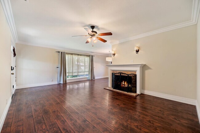 Building Photo - Stunning Riverside Home for Rent- Solar, E...