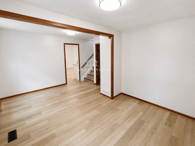 Building Photo - 303 Barder Ave