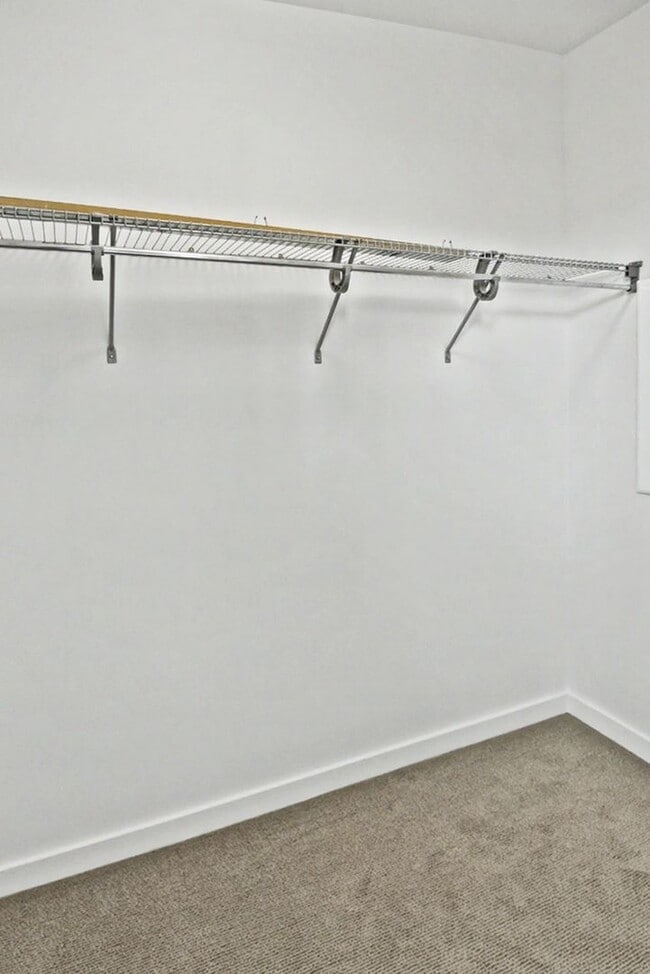 Building Photo - AVAILABLE AUGUST 14th! Modern Townhome w/ Private Balcony, AC, & Reserved Parking in Central Area