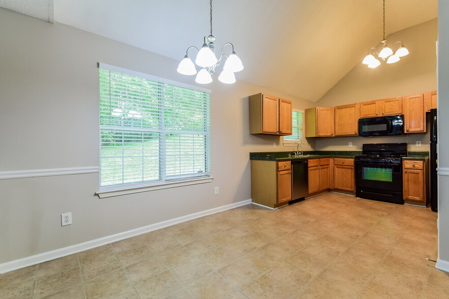 Building Photo - 58 Carrie Dr