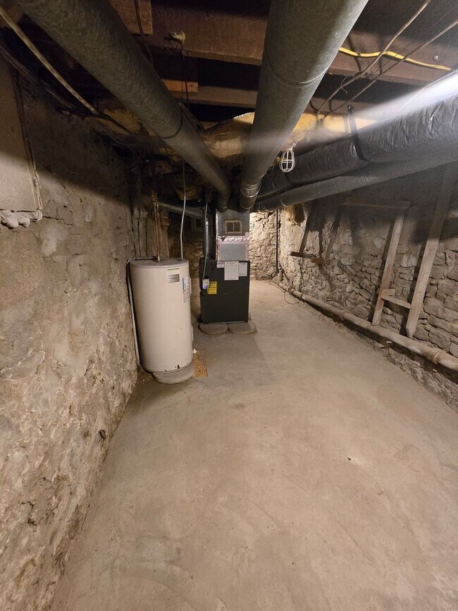 Building Photo - 420 N 12th St