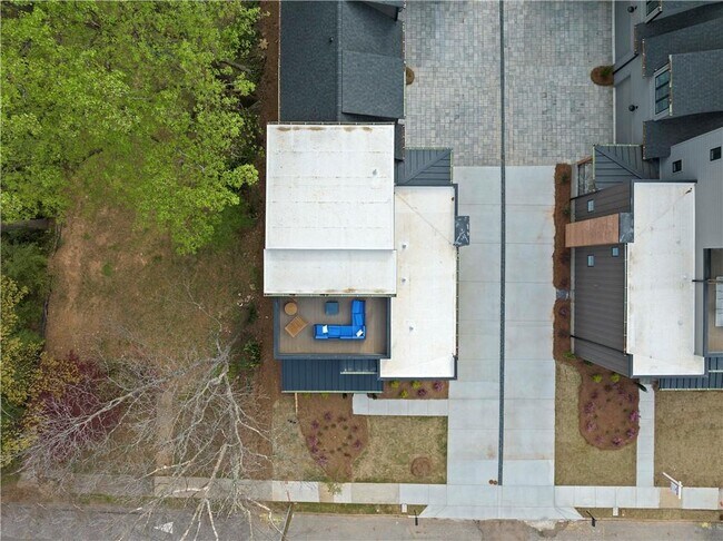Building Photo - 1231 Holly St NW