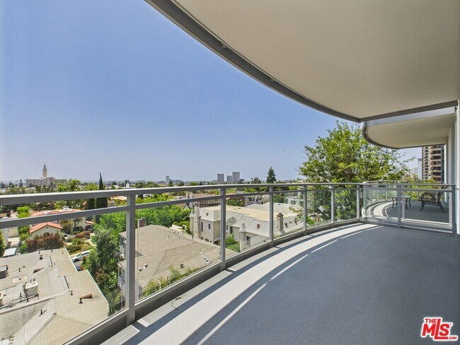 Building Photo - 10710 Wilshire Blvd